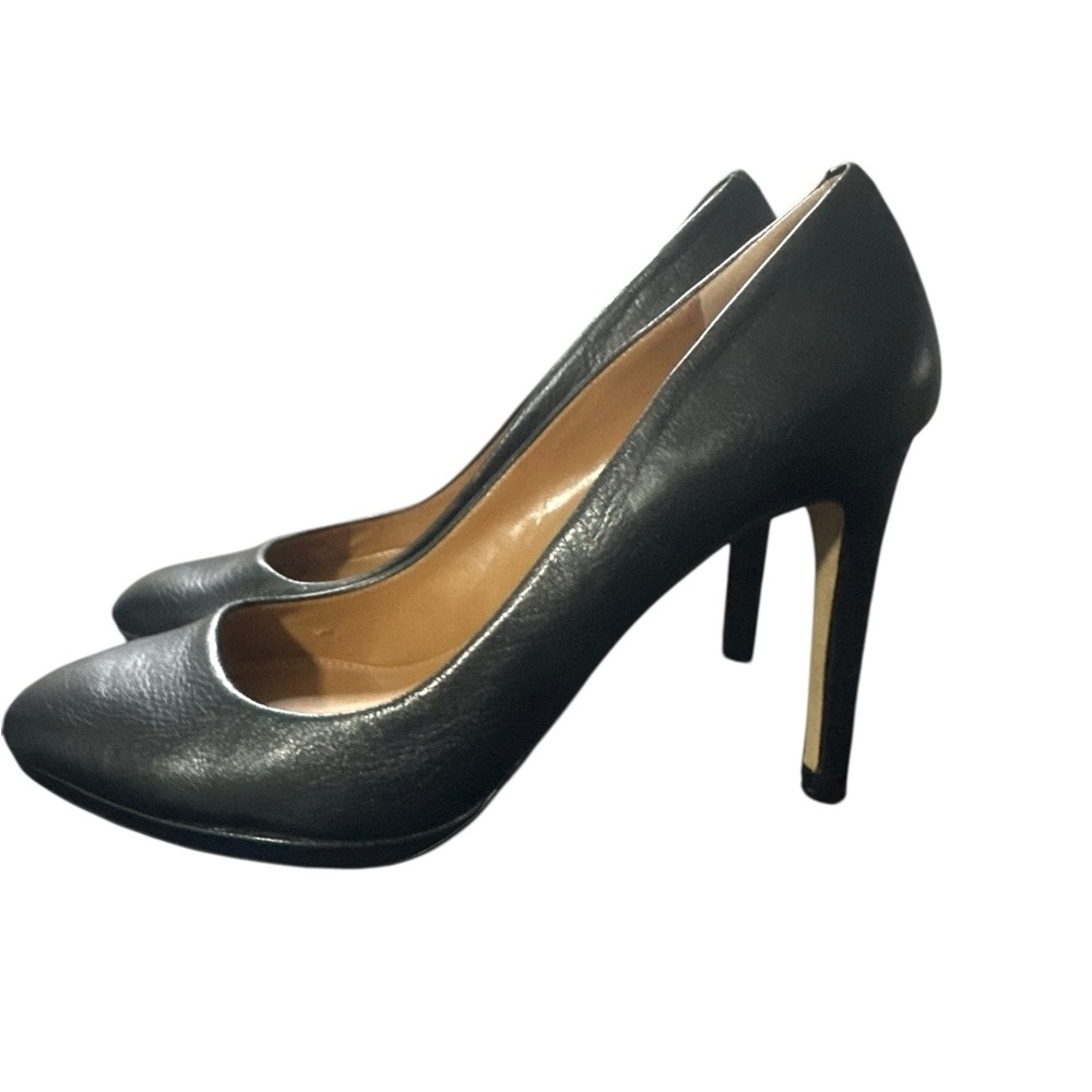 Banana republic black leather pumps